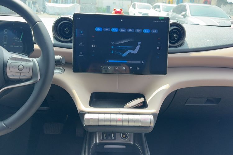 Used BYD Dolphin 2023 420 km Fashion Edition
