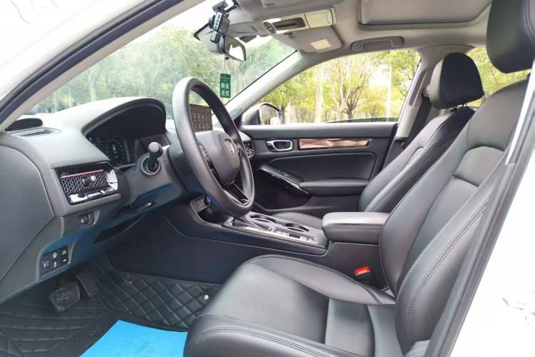 Used Honda Civic 2023 240TURBO CVT Dynamic Edition Roof