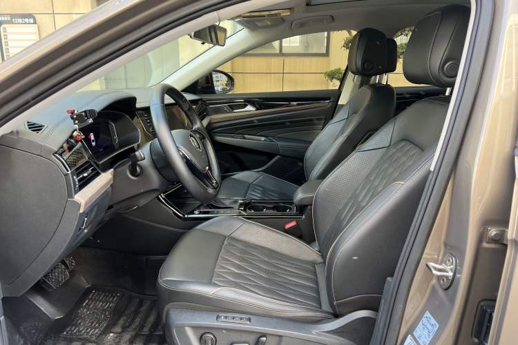 Used Volkswagen Passat 2020 330TSI Luxury Edition China VI