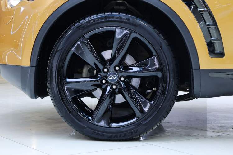 Used Infiniti QX70 2015 3.7L Shadow Edition
