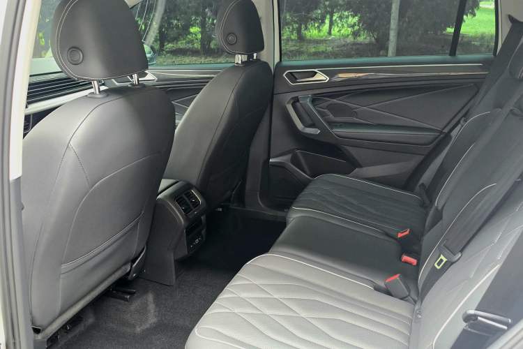 Used Volkswagen Tiguan L 2022 330TSI Automatic Two-Wheel Drive R-Line Enhanced Edition