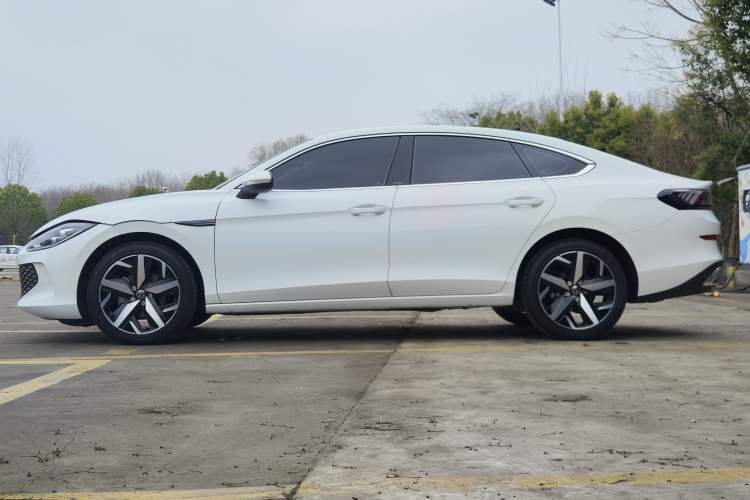 Used Volkswagen Lamando 2023 Lavida L 280TSI DSG Cool & Spicy Edition