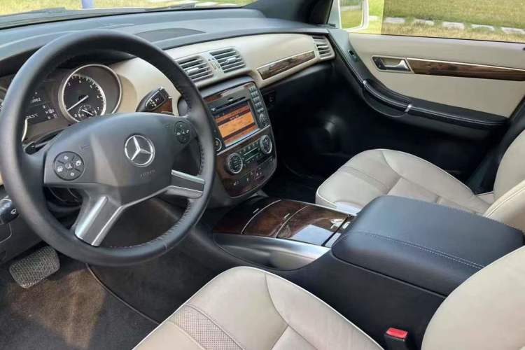 Used Mercedes-Benz R-Class 2011 R 350 L 4MATIC
