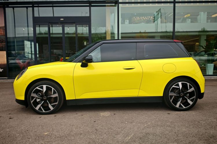 Used MINI Electric MINI COOPER 2024 452km COOPER SE Artist