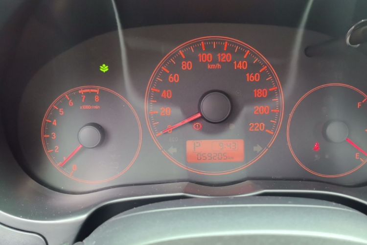 Used Honda Greiz 2016 1.5L CVT Classic Edition Odometer Close Up