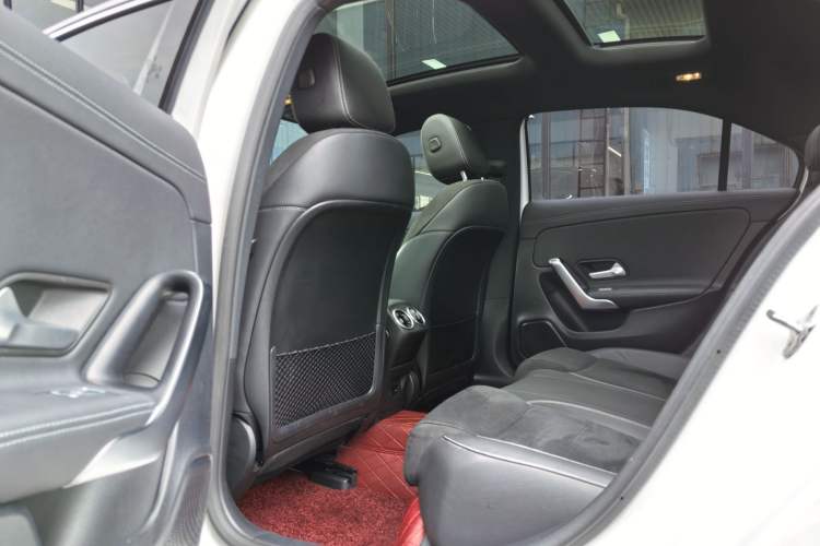 Used Mercedes-Benz A-Class 2022 Revised Version A 200 L Sport Sedan Fashionable Style
