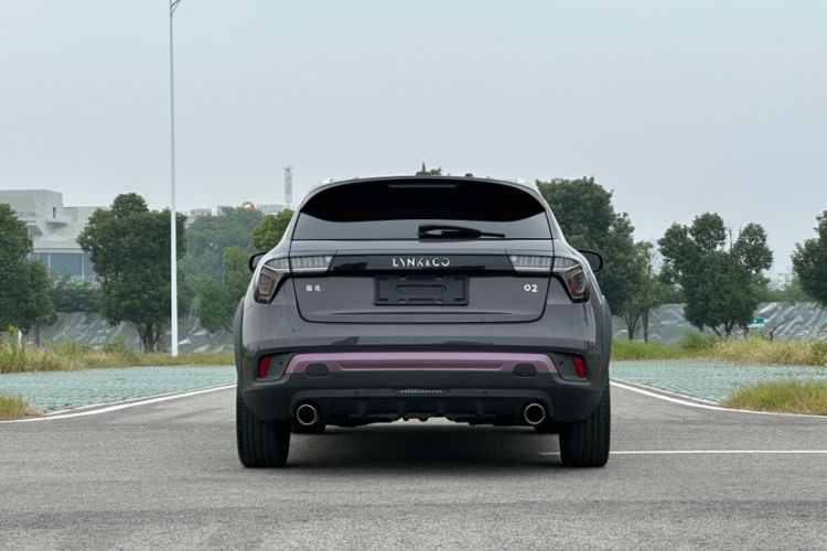Used Lynk & Co 02 2022 2.0T DCT Shine Pro Exterior 2