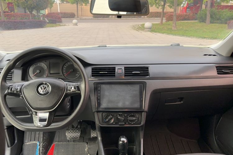 Used Volkswagen Santana 2016 1.6L Automatic Fashion Edition Interior 3