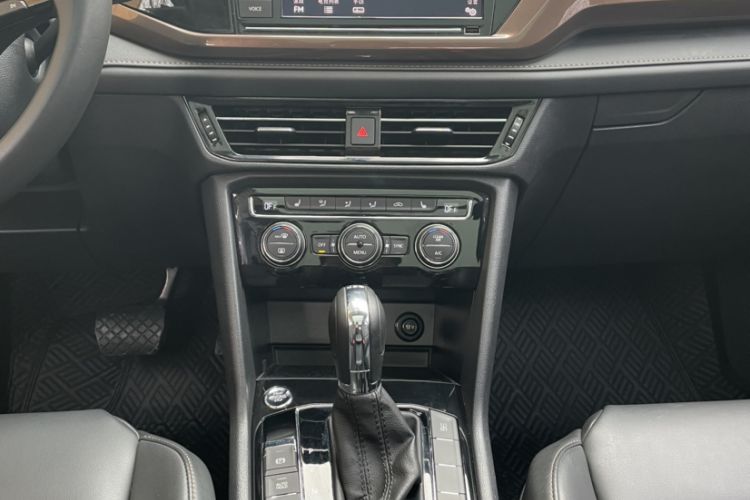 Used Volkswagen Tharu 2019 330TSI Four-Wheel Drive Luxury Edition China VI Standard
