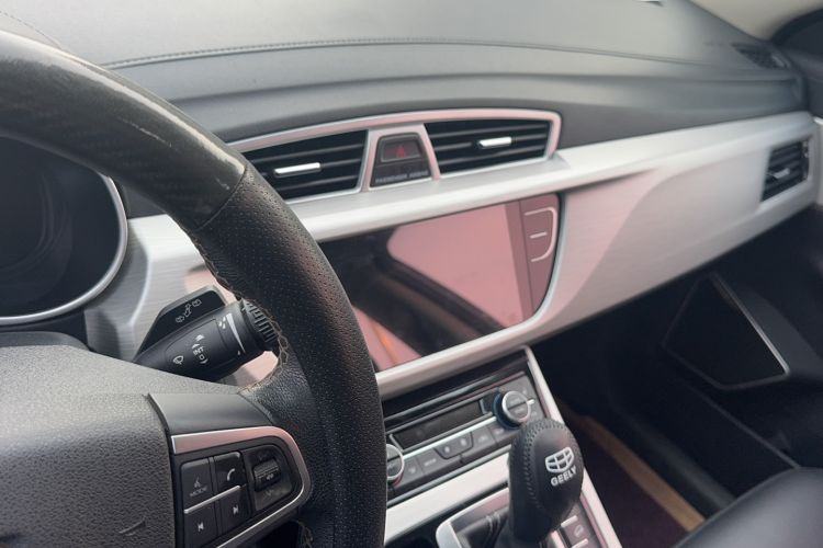 Used Geely Auto Emgrand X7 Sport 2018 1.8TD Automatic Two-Wheel Drive Smart Connect 4G Internet Edition
