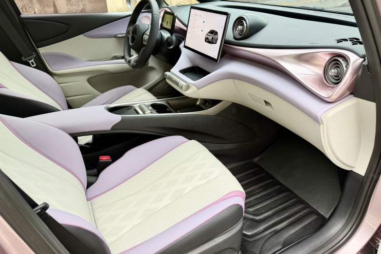 Used BYD Dolphin 2023 420 km Fashion Edition
