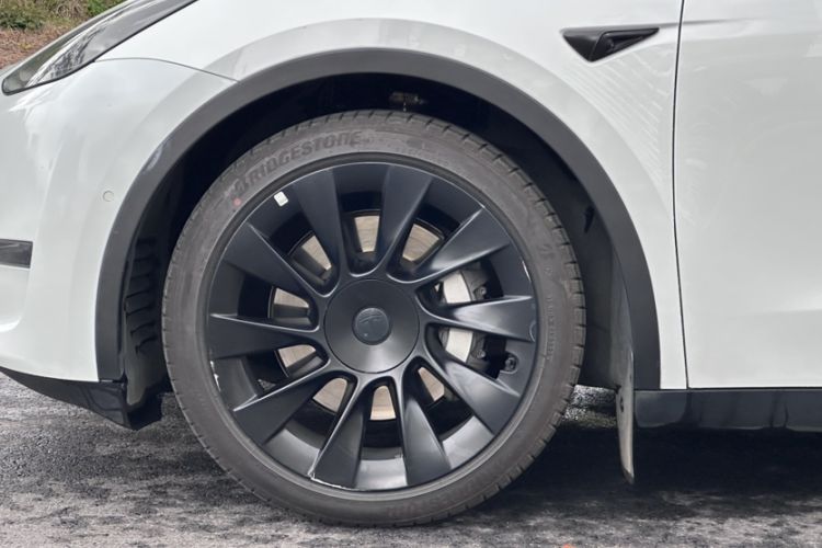 Used Tesla Model Y 2021 Long-Range All-Wheel-Drive Version