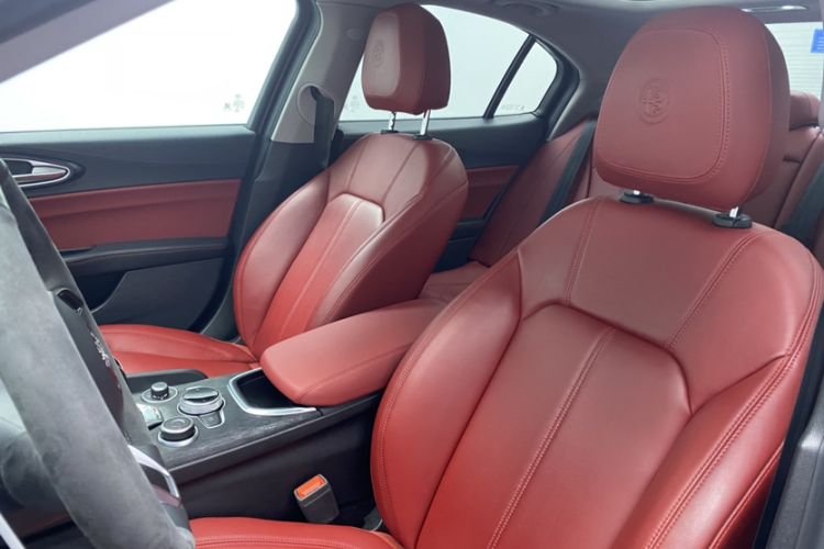 Used Alfa Romeo Giulia 2020 2.0T 280HP Luxury Edition
