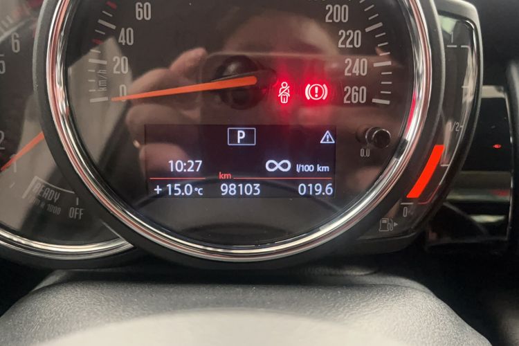 Used MINI 2019 1.5T COOPER Racing Driver Odometer Close Up