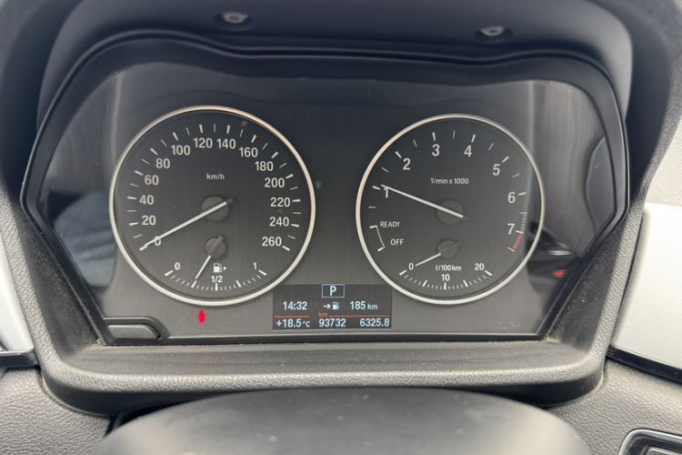 Used BMW X1 2018 sDrive18Li Fashion Model Odometer Close Up