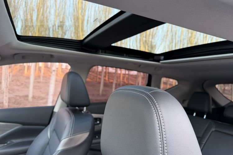 Used Nissan Murano 2019 2.5L XL Two-Wheel Drive Smart Connect Luxury Edition China VI Standard
