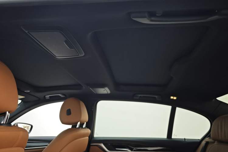 Used BMW 5 Series 2019 530Li Leading Model M Sport Package
