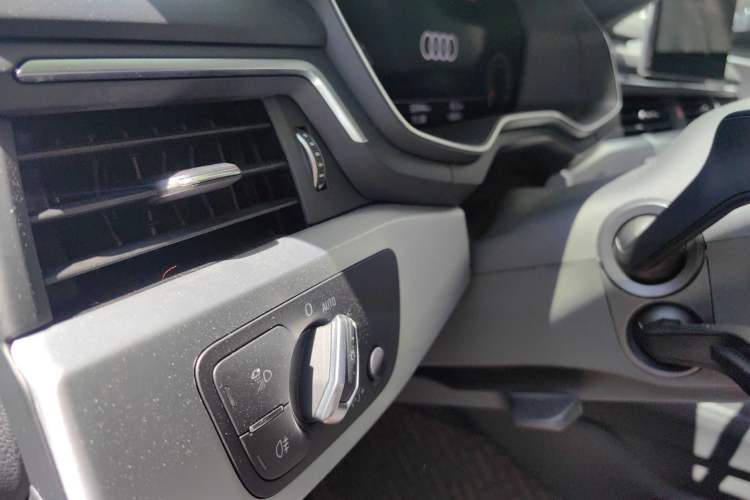 Used Audi A4L 2020 40 TFSI Luxury Dynamic Model Interior 8