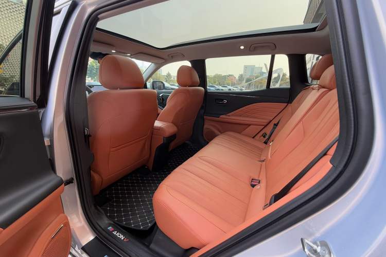 Used AION V 2024 Aion Tyrannosaurus 650 Smart Premium Edition
