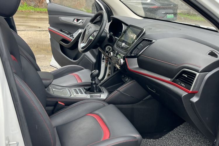 Used CHANGAN CS55 2018 1.5T Manual Colorful Model China V Standard Interior 2