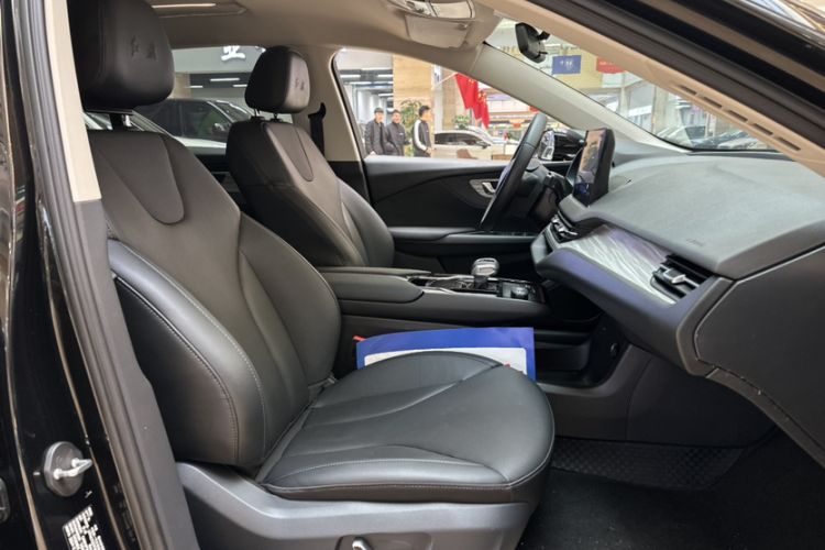 Used Hongqi E-QM5 2023 620km PLUS
