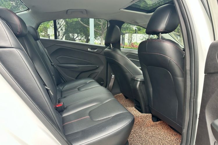 Used Chery Arrizo 5 2016 1.5L CVT Lingrui Edition Interior 5