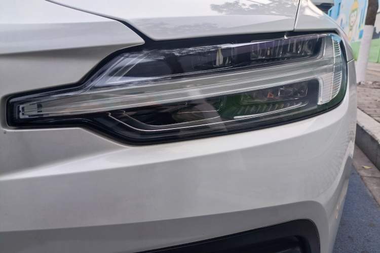 Used Volvo V60 2024 B5 Zhiyuan Luxury Edition
