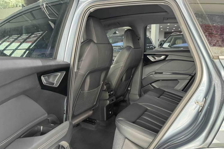 Used Audi Q4 e-tron 2024 40 e-tron Adventure Edition Interior 4