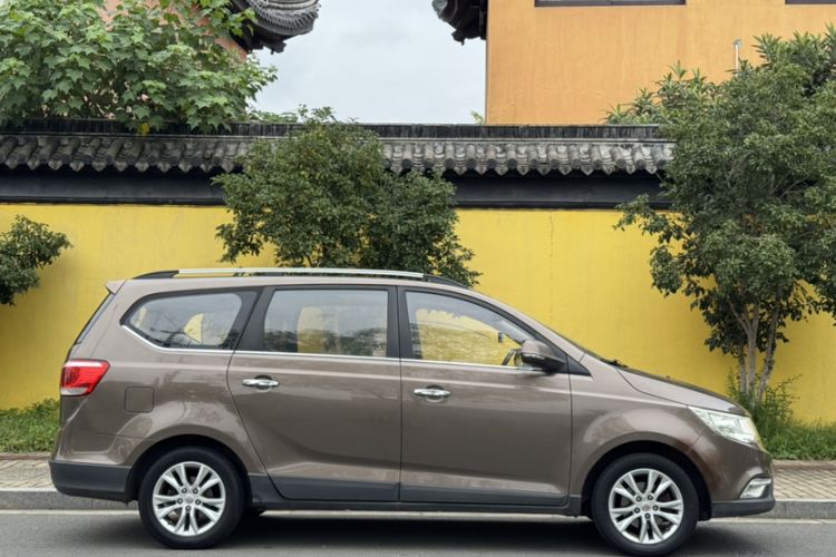 Used Baojun 730 2015 1.8L Manual Luxury Navigation ESP Version 7-seater