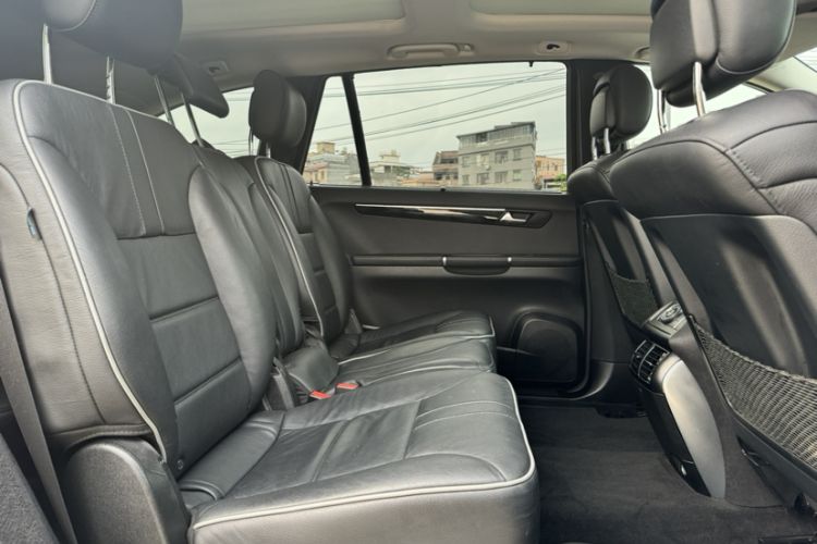 Used Mercedes-Benz R-Class 2017 R 320 4MATIC Business Edition Prestige Model Interior 3