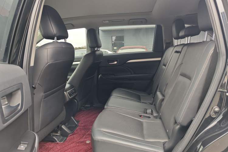 Used Toyota Highlander 2018 2.0T Four-Wheel Drive Luxury Version 7 Seats China VI Standard