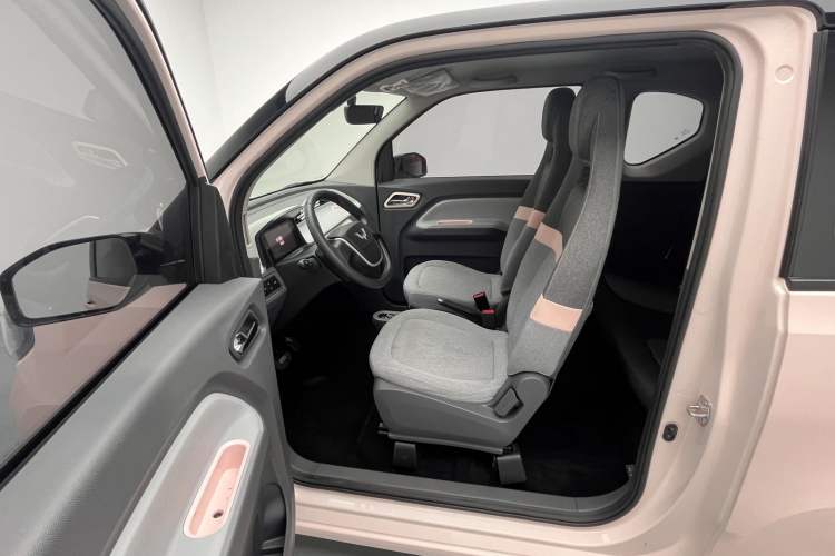 Used Wuling Hongguang MINIEV 2022 Macaron Premium Model – Lithium Iron Phosphate Left Front Seat