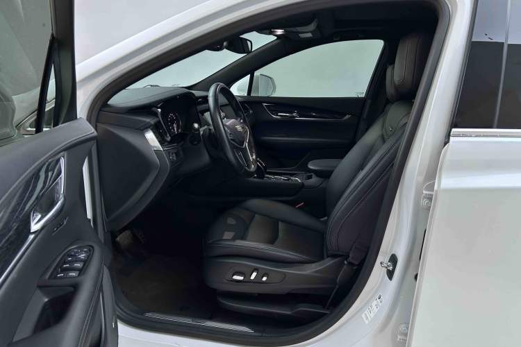 Used Cadillac XT5 2021 28T Luxury Model Left Front Seat