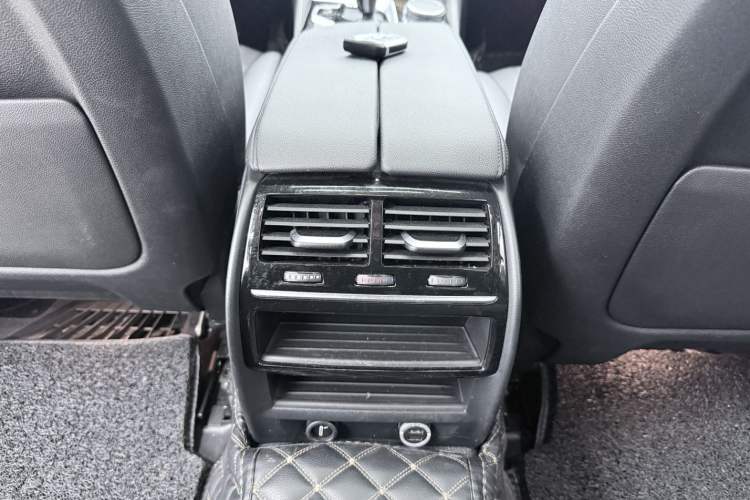 Used BMW 5 Series 2018 525Li Luxury Package
