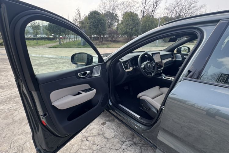 Used Volvo XC60 2026 B5 4x4 SmartDrive Sport Edition
