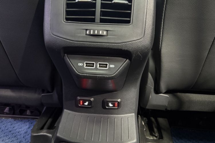 Used Volkswagen T-ROC 2021 280TSI DSG Two-Wheel Drive Comfort Connect Edition Interior 5