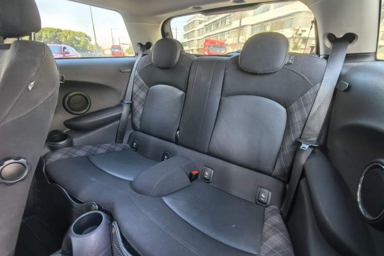 Used MINI 2014 1.5T COOPER Excitement Interior 2