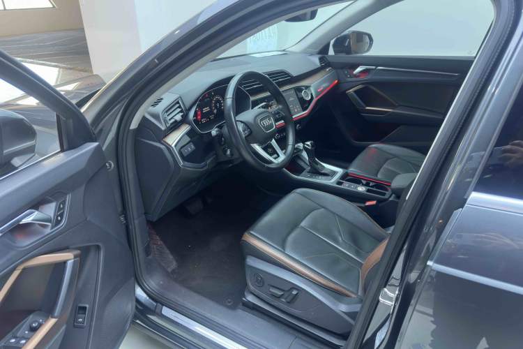 Used Audi Q3 2022 35 TFSI Fashionable and Elegant Model
