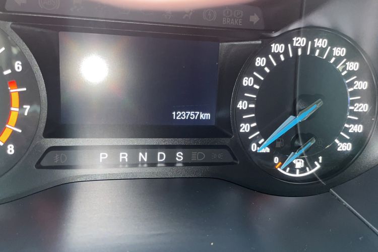 Used Ford Edge 2016 EcoBoost 245 Two-Wheel-Drive Titanium 5-Seater Odometer Close Up