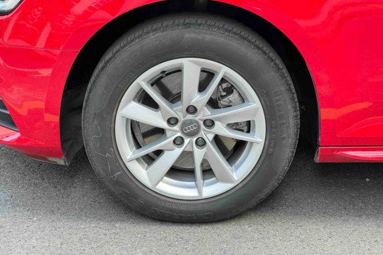 Used Audi A4L 2017 40 TFSI Ambition Edition
