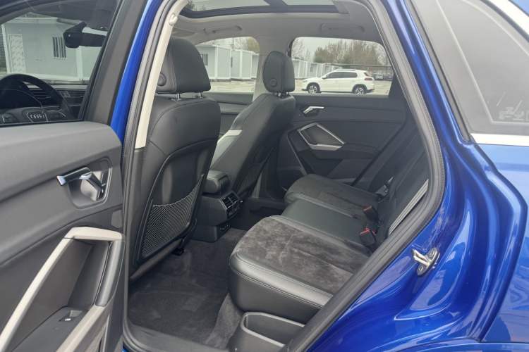 Used Audi Q3 2019 35 TFSI Fashion Dynamic Model Interior 2