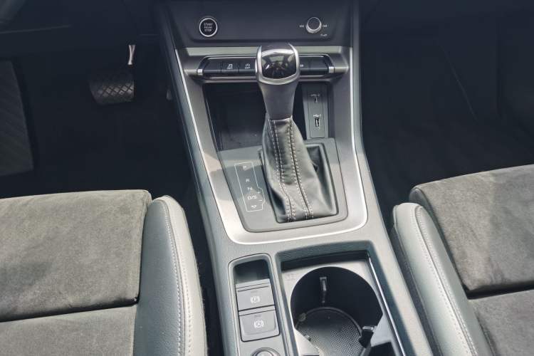 Used Audi Q3 2021 35 TFSI Fashion Dynamic Model Gear Lever