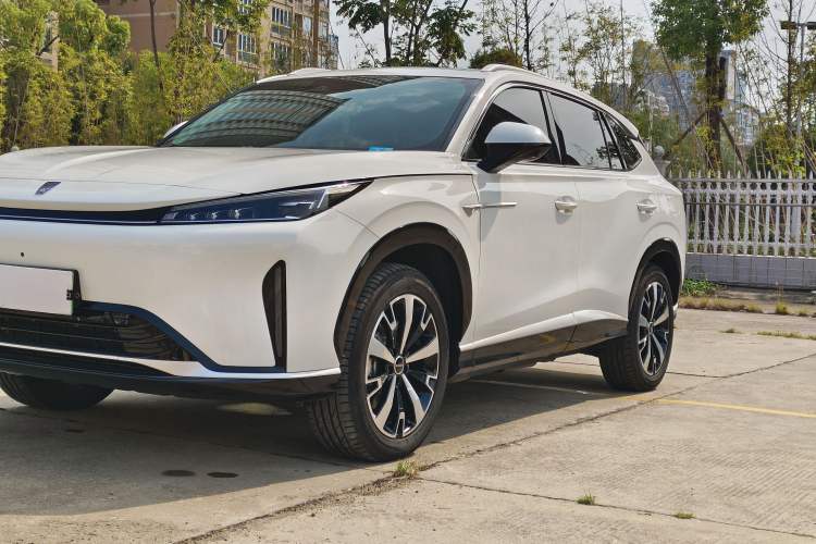 Used Roewe D5X DMH 2024 135 Tech Edition