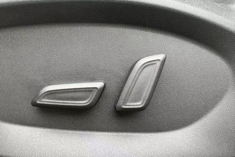 Used Roewe D5X DMH 2024 135 Tech Edition