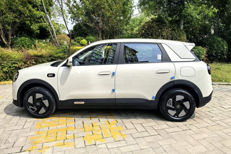 Used Chery QQ QQ3 EV 2026 Model 420 Passion Edition Exterior 3