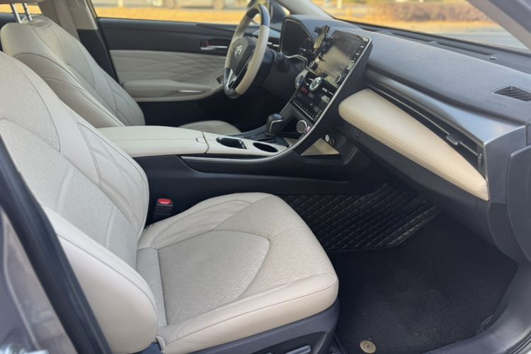 Used Toyota Avalon 2019 Dual-Engine 2.5L XLE Prestige Version China VI Standard