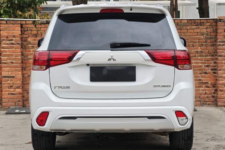 Used Mitsubishi Outlander 2021 2.0L Two-Wheel Drive Comfort Edition 7 Seats
