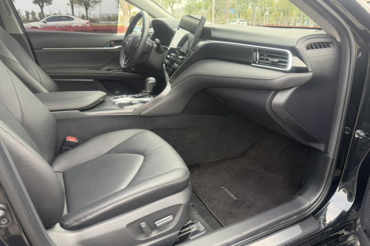 Used Toyota Camry 2021 Dual-Motor 2.5HG Luxury Edition Interior 4