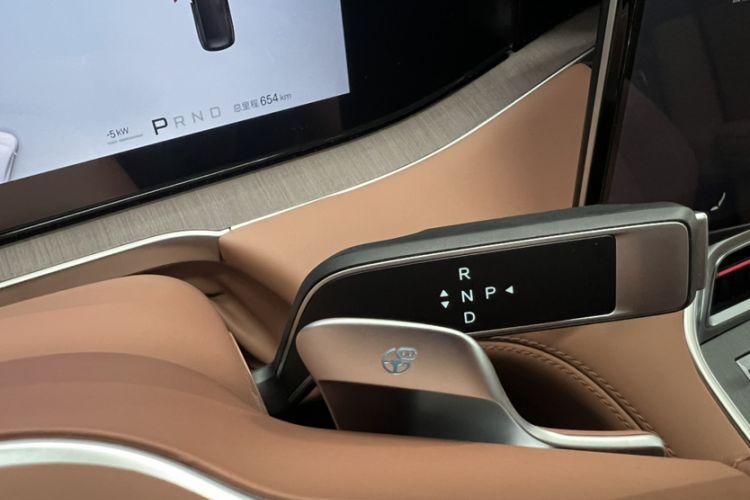 Used Denza N8L 2025 Model Flagship Model
