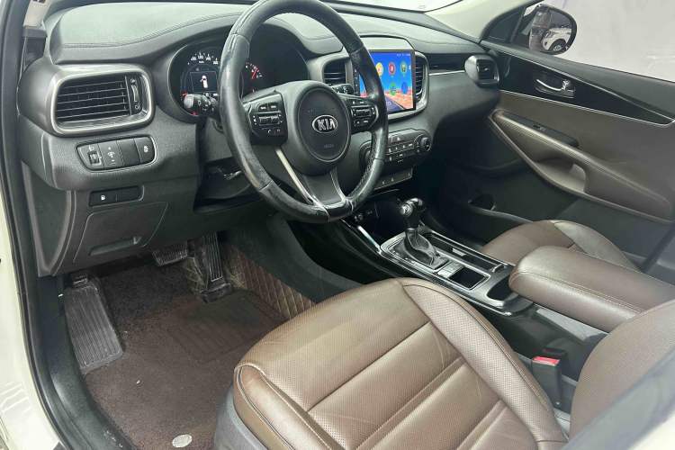 Used Kia Sorento 2015 Sorento L 2.4L Gasoline 4WD Elite Edition 7 Seats China IV Standard